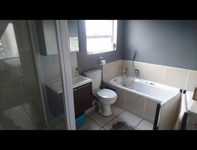 1 BEDROOM APARTMENT FOR SALE IN BRYANSTON